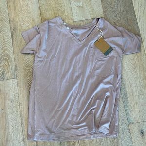 Kyte baby relaxed fit V neck shirt